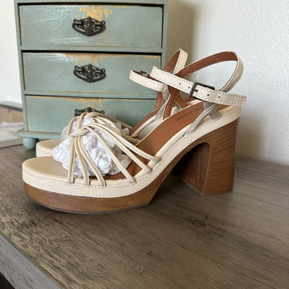 Lucky Brand Sandals
